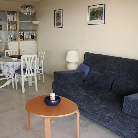Thira Apartment